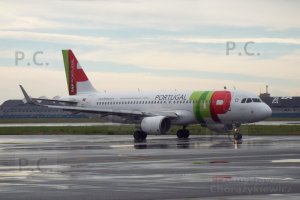 biało zielono czerwony samolot portugal