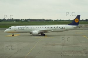 flugzeug lufthansa chopin flughafen