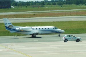 Cessna Citation SP-KCS na lotnisku Chopina fot. P. Chorazykiewicz.JPG