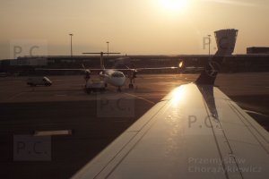 airport sunrise q 400