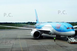 samolot podobny do wieloryba higherthanjumbojets.pl