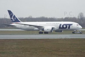 SP-LRF Boeing Dreamliner photo Przemyslaw Chorazykiewicz.JPG