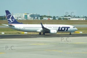 higherthanjumbojets.pl chopin airport warsaw poland boeing b 737 lot logo
