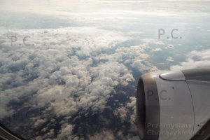 chmury widziane z dużej wysokości fot. Przemysław Chorążykiewicz