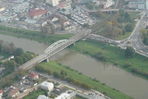 most kolejowy na Sanie