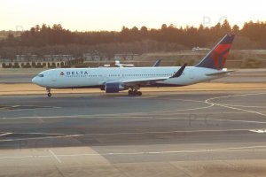 delta plane tokyo boeing