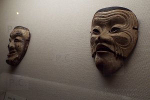 maski w muzeum w Tokio