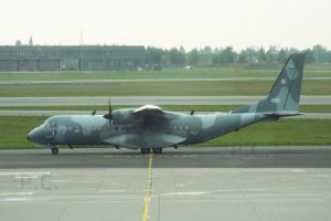 polski samolot wojskowy produkcji hiszpańskiej CASA.JPG