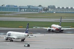 warszawa jet story b 737