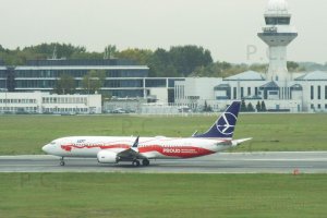 specjalne malowanie samolotu boeing higherthanjumbojets.pl
