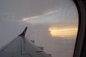 smugi wschód słońca okno