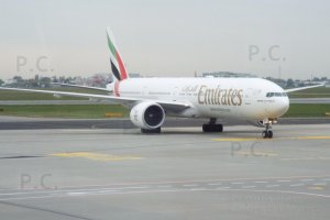 Chopin Airport Boeing 777 Emirates.JPG