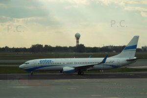 lotnisk Chopina Enter Boeing B 737.JPG