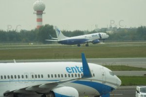 Blue Air PLL LOT Enter aircraft photo Chorazykiewicz WAW.JPG