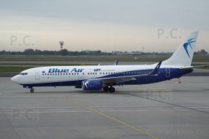 Chopin YR-BMN Blue Air PLL LOT Boeing B 737.JPG