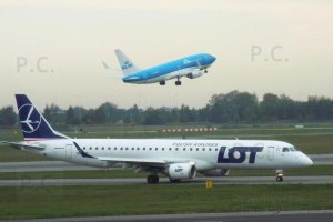 Embraer PLL LOT B 737 KLM Chopin Airport Chorazykiewicz photography.JPG