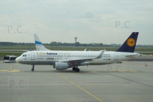 D-AIZX 5starhansa Chopin Airport Chorazykiewicz.JPG