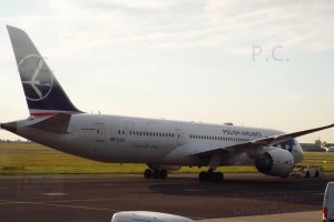 Boeing B 787 Dreamliner PLL LOT logo.JPG