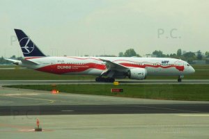 Boeing B 787 Dreamliner PLL LOT Przemysław Chorążykiewicz Przemyśl.JPG