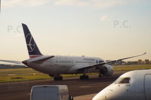 Boeing B 787 Dreamliner PLL LOT Chopin (Q 400 SP-EQI).JPG