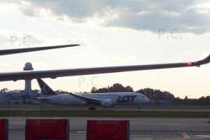 Boeing B 787 Dreamliner PLL LOT Chopin (Poczta Polska SA).JPG