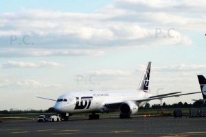 Boeing B 787 Dreamliner PLL LOT Chopin Airport Poland's capital city.JPG