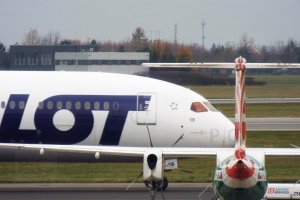 Boeing SP-LSB higherthanjumbojets.pl Dreamliner PLL LOT photo Przemyslaw Chorazykiewicz.JPG