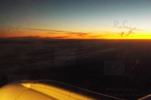 Polish Embraer SP-LIO engine night Rzeszow-Jasionka RZE WAW Chorazykiewicz flight dawn sunrise.JPG