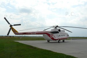 Mi-8 660 biało-czerwony smigłowiec wojskowy Rzeszów-Jasionka.JPG
