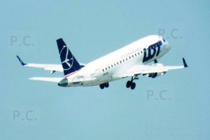 Embraer 170, 175 i 195 (SP-LDE, SP-LDG, SP-LIB, SP-LNC, SP-LNF, SP-LNH) i Bombardier Q 400 (Dash DHC 8; SP-EQF, SP-EQL, OY-YBZ) 20. 07. 2018