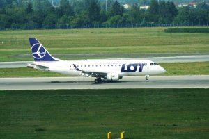 Chopin Szopen Embraer higherthanjumbojets.pl zdjęcie Przemysław Chorążykiewicz.JPG
