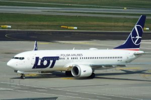 niepodległa SP-LVC B 737 higherthanjumbojets.pl Chopin Airport Warsaw Poland.JPG