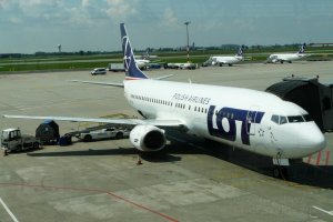 20 lipca 2018 higherthanjumbojets.pl okolicznościowy napis Boeing B 737 SP-LLE.JPG