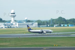 zdjęcie samolotu Ryanair higherthanjumbojets.pl P. Chorazykiewicz fotografia lotnictwo.JPG