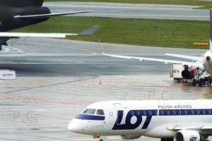 Boeing B 747 and Embraer 175 higherthanjumbojets.pl Przemyslaw Chorazykiewicz Przemysl.JPG