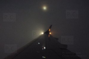 światła pozycyjne higherthanjumbojets.pl embraer fotografia lotnictwo historia przyroda okolic przemysla chorazykiewicz.JPG