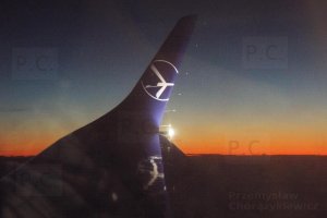 colourful sky night higherthanjumbojets.pl fotografia lotnictwo historia  przemyslaw chorazykiewicz poland.JPG