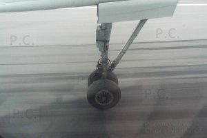 Bombardier undercarriage  slang undercart higherthanjumbojets.pl.JPG
