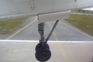 fot. Przemysław Chorążykiewicz Bombardier DHC 8 PLL LOT Q 400 higherthanjumbojets.JPG