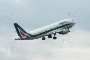 higherthanjumbojets.pl italiano airiano vehicano chopiano varsaviano a320 eieie.JPG