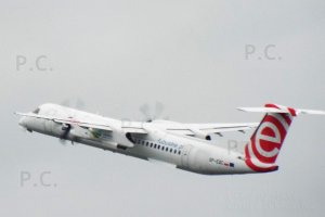 Dash DHC 8 reg. SP-EQC Chopin fot. Przemysław Chorążykiewicz.JPG