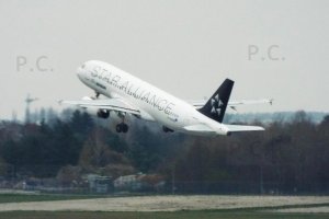 aegean take-off a320  higherthanjumbojets.pl przemyslaw chorazykiewicz przemysl poland (chopin warsaw).JPG