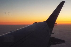 solar terminator in flight orange lit horizon higherthanjumbojets.pl chorążykiewicz przemyśl.JPG