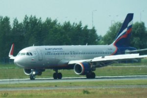VQ-BPV Airbus A320 Aeroflot lotnisko F. Chopina Warszawa-Okecie fot. P. Chorazykiewicz.JPG