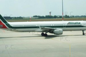 2016 I-BIXL Alitalia Polonia Polska Poland.JPG