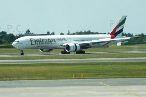 A6-ENM higherthanjumbojets.pl B 777 Emirates 23.6.2016.JPG