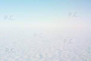 księżyc widziany z Embraera PLL LOT na trasie WAW RZE fot. P. Chorążykiewicz 16-11-2018.JPG