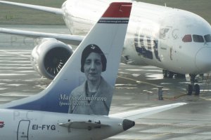 sp-lrg silent and unseen ei-fyg maria zambrano chopin airport boeing.JPG