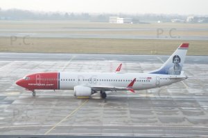 Chopin special livery EI-FYG December 2018 Norwegian Boeing.JPG