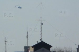 malutki niebieski helikopter jak zabawka.JPG